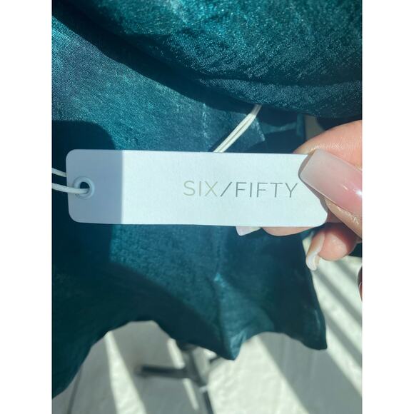 Six / Fifty Opal top in Hunter Emerald Green Satin Blouse Size Small Women’s Top - Picture 5 of 7